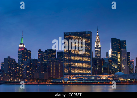 Midtown Manhattan Skyline montrant l'Empire State, l'Organisation des Nations Unies et la Chrysler building Banque D'Images