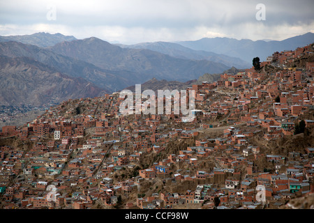 Les rues pavées de la Casco Viejo, ou Vieux Quartier, de La Paz, Bolivie, une zone touristique animée. Banque D'Images