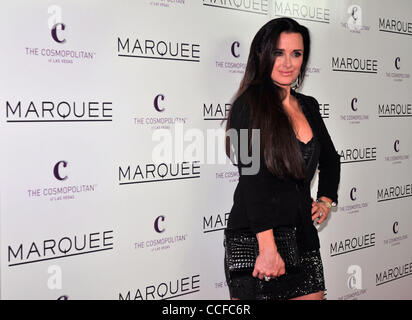 Dec 30, 2010 - Las Vegas, Nevada, États-Unis - une personnalité de la télévision KYLE RICHARDS arrive à l'ouverture du chapiteau discothèque à l'ambiance cosmopolite de Las Vegas le 30 décembre 2010 à Las Vegas, Nevada. (Crédit Image : © David Becker/ZUMAPRESS.com) Banque D'Images