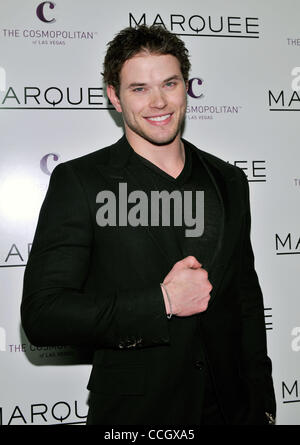 Dec 30, 2010 - Las Vegas, Nevada, États-Unis - Acteur Kellan Lutz arrive à l'ouverture du chapiteau discothèque à l'ambiance cosmopolite de Las Vegas le 30 décembre 2010 à Las Vegas, Nevada. (Crédit Image : © David Becker/ZUMAPRESS.com) Banque D'Images