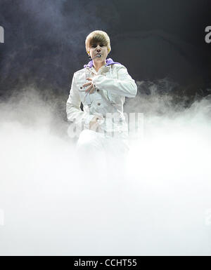 Dec 15, 2010 - Greensboro, Caroline du Nord, États-Unis - Chanteur JUSTIN BIEBER il se produit en tant que son tour 2010 fait une halte à la Greensboro Coliseum. (Crédit Image : © Jason Moore/ZUMAPRESS.com) Banque D'Images