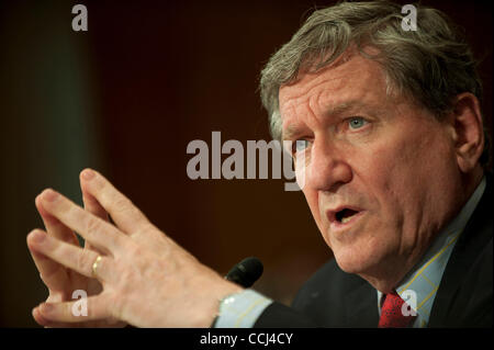 Jul 14, 2010 - Washington, District of Columbia, États-Unis, - Richard Holbrooke, représentant spécial pour l'Afghanistan et le Pakistan, témoigne lors d'une audience du Comité des relations étrangères du Sénat sur l'Afghanistan et de la Stratégie de gouvernance civile. (Crédit Image : ©/ZUMApress.com) Marovich Pete Banque D'Images