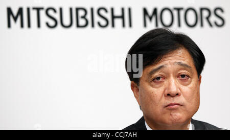 14 décembre 2010 - Tokyo, Japon - Président de Mitsubishi Motors Corporation Osamu Masuko prend la parole lors d'une conférence de presse au Roppongi Hills à Tokyo, Japon. Nissan Motor Co., Ltd. et Mitsubishi Motors Corporation annoncent que les deux sociétés ont convenu d'élargir leur champ de coopération, especia Banque D'Images