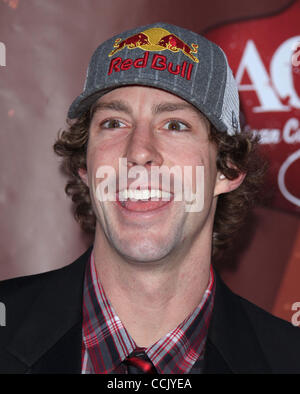 6 décembre 2010 - Las Vegas, Nevada, États-Unis - Dec 6, 2010 - Las Vegas, Nevada, USA - Travis Pastrana arrivant à l'American Country Awards 2010 qui a eu lieu au MGM Grand Garden Arena. (Crédit Image : © Lisa O'Connor/ZUMAPRESS.com) Banque D'Images