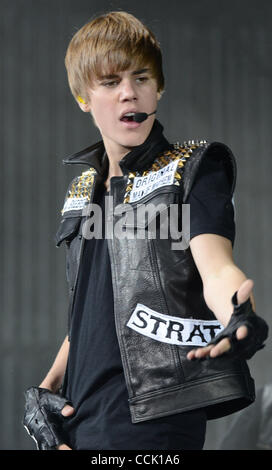 Dec 08, 2010 - Camden, New Jersey, États-Unis - le chanteur pop JUSTIN BEIBER il se produit lors de l'Assemblée Jingle Ball tenue à la Susquehanna Bank Center à Camden dans le New Jersey et parrainé par Q102 FM, une station de Clear Channel. (Crédit Image : © Ricky Fitchett/ZUMAPRESS.com) Banque D'Images