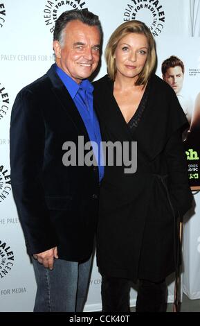 Le 29 novembre 2010 - Hollywood, Californie, États-Unis - Le Paley Center pour les médias présente ''Psych : UN Twin Peaks Gathering'' au Paley Center pour les médias à Beverly Hills, CA 11/29/2010 10..RAY WISE, SHERYL LEE.K66318SK(Image Crédit : Â© Scott Kirkland/Globe Photos/ZUMAPRESS.com) Banque D'Images