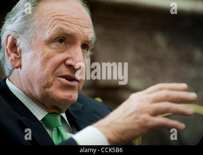 30 nov., 2010 - Washington, District of Columbia, États-Unis - Le Sénateur Tom Harkin (D-IA) parle à la presse au sujet de la sécurité alimentaire Projet de loi qui a été adopté par le Sénat le mardi. (Crédit Image : ©/ZUMAPRESS.com) Marovich Pete Banque D'Images