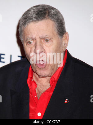 Le 1 décembre, 2010 - New York, New York, États-Unis - l'Acteur Jerry Lewis assiste à la Quentin Tarantino Friars Club Roast tenue à l'hôtel Hilton New York. (Crédit Image : © Kaszerman ZUMAPRESS.com)/Nancy Banque D'Images