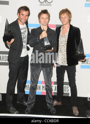 Le 21 novembre 2010 - Los Angeles, Californie, États-Unis - Muse à l'American Music Awards 2010 Salle de presse tenue au Nokia Theatre de Los Angeles, Californie Le 21 novembre 2010. 2010.K66845(LONG DROIT Crédit : Â© D. Long/Globe Photos/ZUMAPRESS.com) Banque D'Images