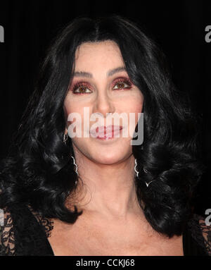 CHER arrive pour la première du film "Burlesque" au théâtre chinois. (Crédit Image : © Lisa O'Connor/ZUMApress.com) Banque D'Images