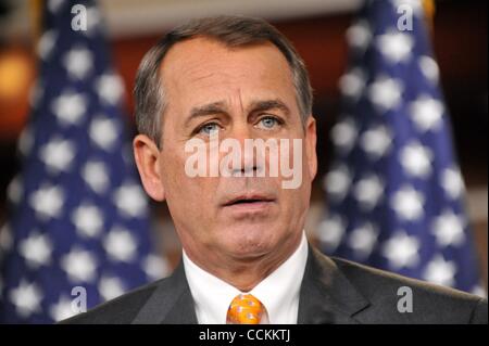 Nov 17, 2010 - Washington, District of Columbia, États-Unis - Représentant Boehner, R- l'Ohio, a gagné l'approbation de ses collègues républicains d'être le président de la Chambre. L'actuel président de la Chambre, Représentant Pelosi, D-Californie, a été réélu à la tête du 112e Congrès. Sur la photo Banque D'Images