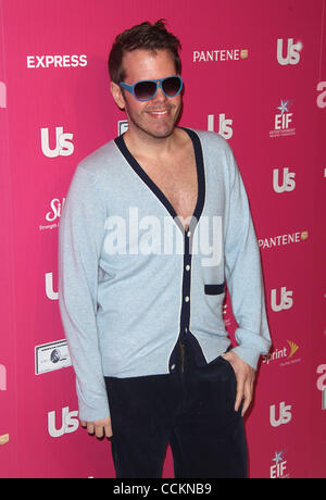 Nov 18, 2010 - Los Angeles, Californie, États-Unis - PEREZ HILTON pendant les arrivées à Us Weekly's Hot Hollywood 'Stars' qui prennent soin à la colonie. (Crédit Image : © Lisa O'Connor/ZUMApress.com) Banque D'Images