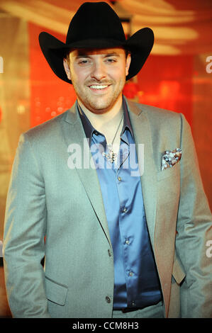 Nov 9, 2010 - Nashville, Tennessee, USA - Musicien CHRIS YOUNG arrive sur le tapis rouge à la 58e Prix annuel pays IMC qui a eu lieu à l'Édifice de l'IMC. Copyright 2010 Jason Moore. (Crédit Image : © Jason Moore/ZUMApress.com) Banque D'Images