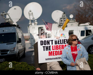 Oct 31, 2010 - Washington, District of Columbia, États-Unis - Plateau partisans réunis sur le Wilmington riverfront dimanche pour l'arrivée de la Tea Party Express lors d'un rassemblement républicain pour le candidat au Sénat Christine O'Donnell. (Crédit Image : ©/ZUMApress.com) Marovich Pete Banque D'Images