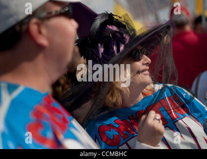 Oct 31, 2010 - Washington, District of Columbia, États-Unis - Plateau partisans réunis sur le Wilmington riverfront dimanche pour l'arrivée de la Tea Party Express lors d'un rassemblement républicain pour le candidat au Sénat Christine O'Donnell. (Crédit Image : ©/ZUMApress.com) Marovich Pete Banque D'Images