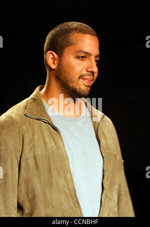 Sep 12, 2004 ; New York, NY, USA ; à l'Illusionniste DAVID BLAINE Jennifer Nicholson Spring/Summer 2005 Fashion Show à la Fashion Week d'Olympus. Banque D'Images