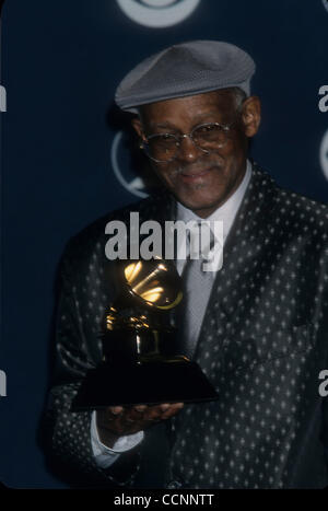 Aug 05, 2004 - Los Angeles, CA, USA - IBRAHIM FERRER (Février 20, 1927 - 6 août 2005) était un chanteur et musicien afro-cubaine à Cuba. Il s'est produit avec de nombreux groupes musicaux dont l'Afro-Cuban All Stars. Plus tard dans la vie, Ferrer est devenu membre de l'international Buena Vist Banque D'Images