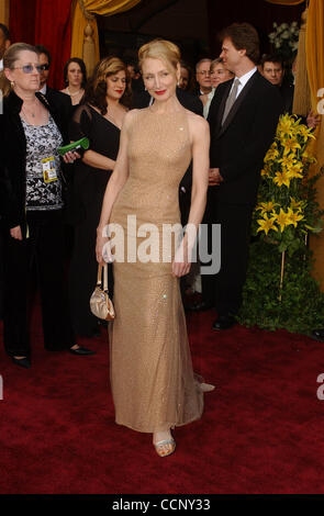 29 févr., 2004 ; Hollywood, CA, USA ; OSCARS 2004 : l'actrice Patricia CLARKSON arrivant à la 76e cérémonie des Oscars, qui a eu lieu au Kodak Theatre. Banque D'Images