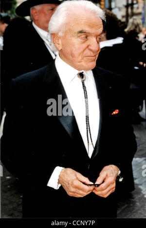 27 mars 2004 - San Antonio, Texas, États-Unis - Première mondiale de l'Alamo , San Antonio , Texas , Jack Valenti , 03/27/2004. / K36349JN(Image Crédit : © Jeff Newman/Photos/ZUMAPRESS.com) Globe Banque D'Images