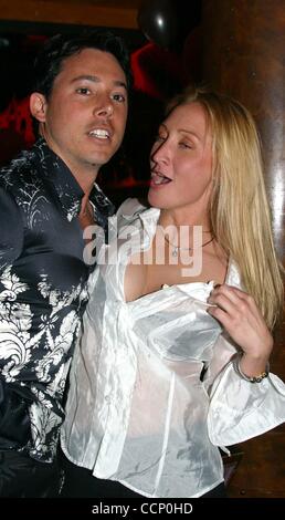 25 avril 2003 - Hollywood, Californie, États-Unis - I7567CHW.ANNIVERSAIRE POUR CELEBRITY DESIGNER ADAM SHAFFER.BAR FLY, WEST HOLLYWOOD, CA.04/25/2003. / / 2003.ADAM SHAFFER(Credit Image : Â© Clinton Wallace/Globe Photos/ZUMAPRESS.com) Banque D'Images