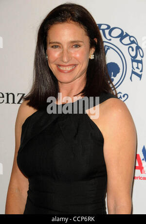 Le 23 octobre 2010 - Los Angeles, Californie, États-Unis - MIMI ROGERS participant à la 32e assemblée annuelle de l'espoir Carrousel ballon tenu au Beverly Hilton Hotel à Beverly Hills, Californie Le 23 octobre 2010. 2010.K66611LONG.(Image Crédit : Â© D. Long/Globe Photos/ZUMApress.com) Banque D'Images