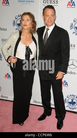 Le 23 octobre 2010 - Los Angeles, Californie, États-Unis - Tom Hanks, RITA WILSON participant à la 32e assemblée annuelle de l'espoir Carrousel ballon tenu au Beverly Hilton Hotel à Beverly Hills, Californie Le 23 octobre 2010. 2010.K66611LONG.(Image Crédit : Â© D. Long/Globe Photos/ZUMApress.com) Banque D'Images