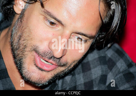 17 octobre 2010 - Coconut Creek, Florida, United States of America - True Blood, Joe Manganiello acteur au cocktail de bienvenue avec les fans 16 octobre 2010 à la Casino Seminole Coconut Creek à Coconut Creek, en Floride (crédit Image : © Aaron Gilbert/ZUMApress.com) Southcreek/mondial Banque D'Images