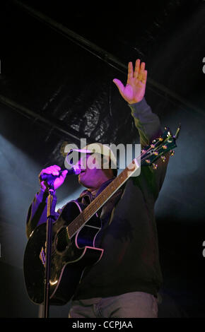 Artiste de musique country Sammy Kershaw effectuées pendant le festival au centre-ville le samedi, Octobre 9, 2010 en Colombie-Britannique, Ky. Kershaw est surtout connu pour ses 1993 n° 1 chanson à succès "elle ne sait pas Elle est belle,' ainsi que 'Reine de ma remorque double largeur", "Cadillac" et "Style de travail national Woman's H Banque D'Images