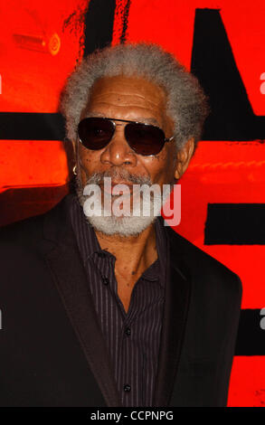 11 octobre 2010 - Hollywood, Californie, États-Unis - Morgan Freeman .''Red'' Los Angeles .Dépistage Grauman's Chinese Theatre.Hollywood, CA 10-11-2010. 2010.I14957PR(Image Crédit : © Phil Roach/Photos/ZUMApress.com) Globe Banque D'Images