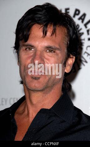 12 octobre 2010 - Hollywood, Californie, États-Unis - Paley Center pour les médias présente ''Falcon Crest : A Look Back'' au Paley Center pour les médias à Beverly Hills, CA 10/12/10 2010..LORENZO LAMAS.K66548SK.(Image Crédit : Â© Scott Kirkland/Globe Photos/ZUMApress.com) Banque D'Images