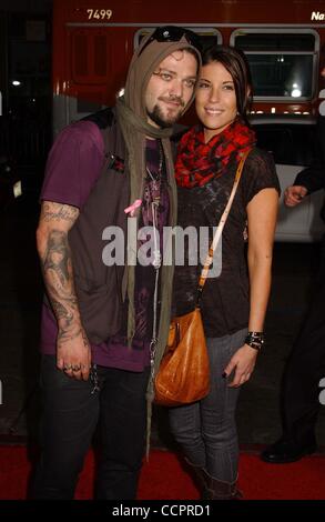 13 octobre 2010 - Hollywood, Californie, États-Unis - Bam Margera ET DATE.''JACKASS 3D'' Premiere.au Mann's Chinese Theatre, à Hollywood, CA. 10-13-2010. J14962PR.(Image Crédit : © Phil Roach/Photos/ZUMApress.com) Globe Banque D'Images