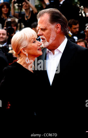 La cérémonie d'ouverture du Festival de Cannes, le 12 mai 2010.Photo : L'actrice britannique Helen Mirren et son mari Taylor Hackford Banque D'Images