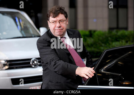 Le Premier ministre irlandais Brian Cowen arrive pour une réunion des chefs d'État ou de gouvernement de la zone euro à Bruxelles, Belgique le 2010-05-07 Â© par Wiktor Dabkowski Banque D'Images