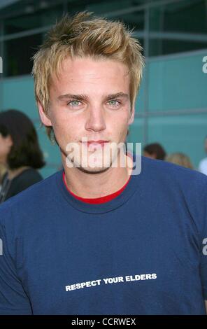 12 août 2003 - Hollywood, Californie, États-Unis - I7862CHW - .TREIZE - LOS ANGELES PREMIERE - .AU ARCLIGHT CINERAMA DOME - cinémas, Hollywood, CA - .08/12/2003. / / 2003 - .RILEY SMITH(Image Crédit : Â© Clinton Wallace/Globe Photos/ZUMAPRESS.com) Banque D'Images