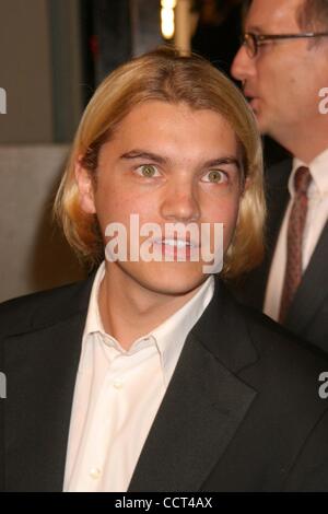 Le 4 mars 2004 - Hollywood, Californie, États-Unis - K35876EG.The Girl Next Door PREMIÈRE MONDIALE.À MANNS GRAUMAN Chinese Theatre, à Hollywood, Californie .03/04/2004. /2004/ EGI.EMILE HIRSCH(Image Crédit : Â© Ed Geller/Globe Photos/ZUMAPRESS.com) Banque D'Images