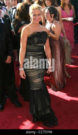 19 septembre 2004 - Hollywood, Californie, États-Unis - K39422EG.56E Primetime Emmy Awards LES ARRIVÉES AU Shrine Auditorium À LOS ANGELES, CALIFORNIE.09/19/2004. /E.G.I./ 2004.EDIE FALCO(Image Crédit : Â© Ed Geller/Globe Photos/ZUMAPRESS.com) Banque D'Images