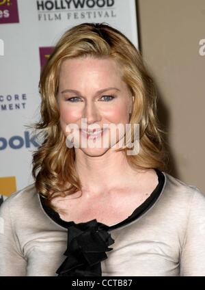 18 octobre 2004 - Hollywood, Californie, États-Unis - K39828EG.LA 8E ÉDITION DU FESTIVAL DU FILM DE HOLLYWOOD HOLLYWOOD AWARDS GALA QUI SE TIENDRA AU Beverly Hilton Hotel à Beverly Hills, Californie .10/18/2004. /E.G.I./ 2004.Laura Linney (crédit Image : Â© Ed Geller/Globe Photos/ZUMAPRESS.com) Banque D'Images