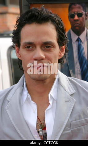 18 avril 2004 - Hollywood, Californie, États-Unis - K36584EG.MAN ON FIRE EN PREMIÈRE MONDIALE AU THÉÂTRE NATIONAL MANN, Westwood, CALIFORNIE.04/18/2004 . /E.G.I./ 2004.MARC ANTHONY.(Image Crédit : Â© Ed Geller/Globe Photos/ZUMAPRESS.com) Banque D'Images