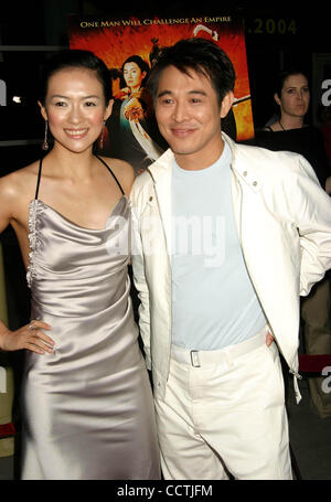 17 août 2004 - Hollywood, Californie, États-Unis - K38721EG.HERO LOS ANGELES PREMIERE À L'ARCLIGHT, Hollywood, Californie .08/17/2004 . /E.G.I./ 2004.Zhang Ziyi et Jet Li.(Image Crédit : Â© Ed Geller/Globe Photos/ZUMAPRESS.com) Banque D'Images