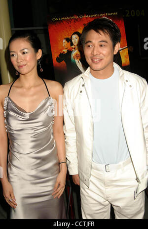 17 août 2004 - Hollywood, Californie, États-Unis - K38721EG.HERO LOS ANGELES PREMIERE À L'ARCLIGHT, Hollywood, Californie .08/17/2004 . /E.G.I./ 2004.Zhang Ziyi et Jet Li.(Image Crédit : Â© Ed Geller/Globe Photos/ZUMAPRESS.com) Banque D'Images