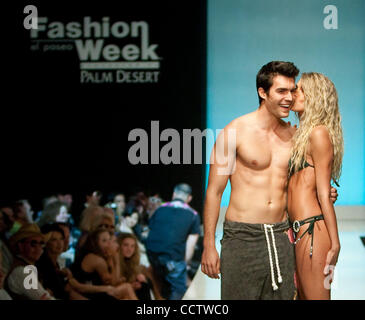 25 mars 2010 : Jamie Paul Holahan a montré son maillot de bain collection à la Fashion Week s'est tenue à El Paseo El Paseo à Palm Desert, Californie. Crédit obligatoire : Gerry Maceda / Global Southcreek Banque D'Images