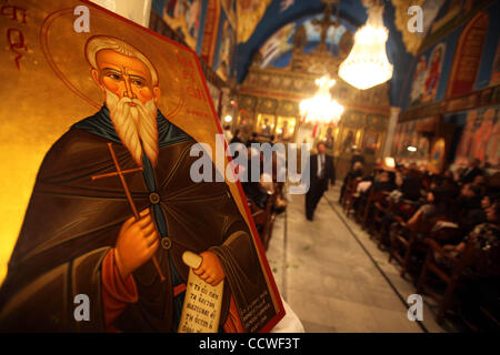 Avril 04, 2010 - La ville de Gaza, bande de Gaza - pèlerins chrétiens orthodoxes assister à la messe de Pâques dans la ville de Gaza. (Crédit Image : © Wissam Nassar/ZUMApress.com) Banque D'Images