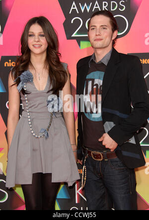 Mar 27, 2010 - Westwood, Californie, USA - Acteurs NICOLA PELTZ et Jackson Rathbone arrivant au Kid's Choice Awards 2010 qui a eu lieu à l'UCLA. (Crédit Image : © Lisa O'Connor/ZUMA Press) Banque D'Images