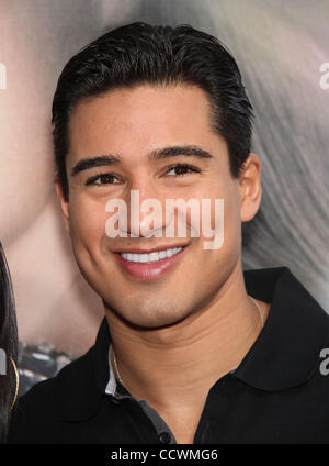 Apr 27, 2010 - Hollywood, Californie, USA - l'Acteur MARIO LOPEZ arrivant à la Eva Longoria Parker à l'hôte du lancement du parfum événement tenu au Beso. (Crédit Image : © Lisa O'Connor/ZUMA Press) Banque D'Images