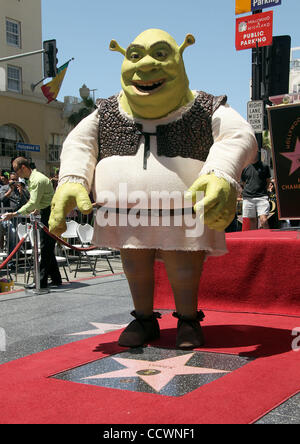 20 mai 2010 - Hollywood, Californie, USA - Shrek reçoit sur Star Walk of Fame. (Crédit Image : © Lisa O'Connor/ZUMA Press) Banque D'Images