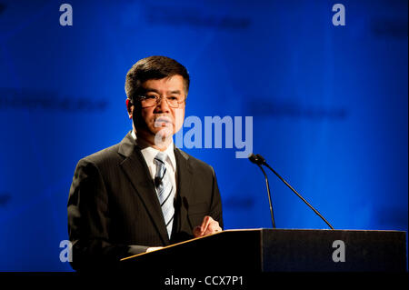 Apr 26,2010 - Washington, District de Columbia USA - Secrétaire au Commerce Gary Locke ouvre le Sommet présidentiel sur l'entrepreneuriat dans la région de Washington, D.C. à la Ronald Reagan Building. Co-organisé par les ministères du Commerce et de l'Etat, réunit plus de 275 participants de plus de 50 pays Banque D'Images