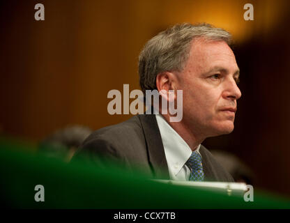 Apr 27,2010 - Washington, District de Columbia USA - David Viniar, Vice-président exécutif et directeur financier de Goldman Sachs, témoigne au cours de l'audition de mardi devant le Sénat la sécurité intérieure et les affaires gouvernementales audience du sous-comité sur Wall Street et la crise financière. (Cre Banque D'Images