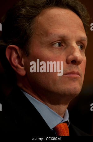 Apr 29,2010 - Washington, District de Columbia USA - Le secrétaire au Trésor Timothy Geithner témoigne devant le tribunal des Services Financiers et Gouvernement Général audience du sous-comité. (Crédit Image : © Pete Marovich/ZUMA Press) Banque D'Images