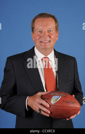 Apr 22, 2010 - Orlando, Floride, États-Unis - Coach JIM FASSEL lors de l'United Football League Ligue 2010 Réunions à Rosen Shingle Creek. (Crédit Image : © Scott A. Miller/ZUMApress.com) Banque D'Images