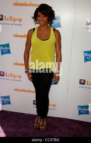 02 mai 2010 - Los Angeles, Californie, États-Unis - Monique Coleman assiste à la sucette Theatre NetworkÃƒâ€¢s ''GAME DAY'' tenue à l'Nickelodeon Animation Studio de Burbank, CA. 05-02-10. 2010.K64714(LONG DROIT Crédit : Â© D. Long/Globe Photos/ZUMApress.com) Banque D'Images